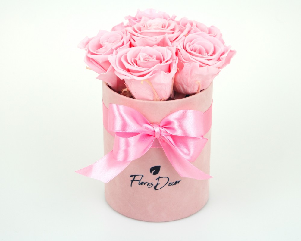 Flower Box “M“ różowa róża wieczna w różowym pudełku