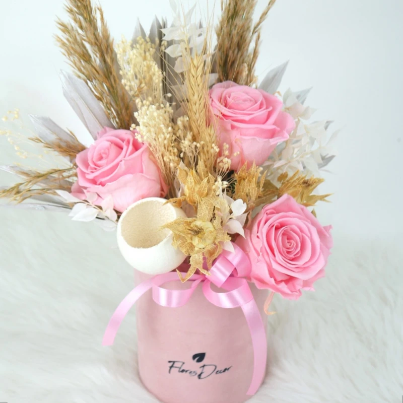 Flower box ,,M “w różowym pudełku